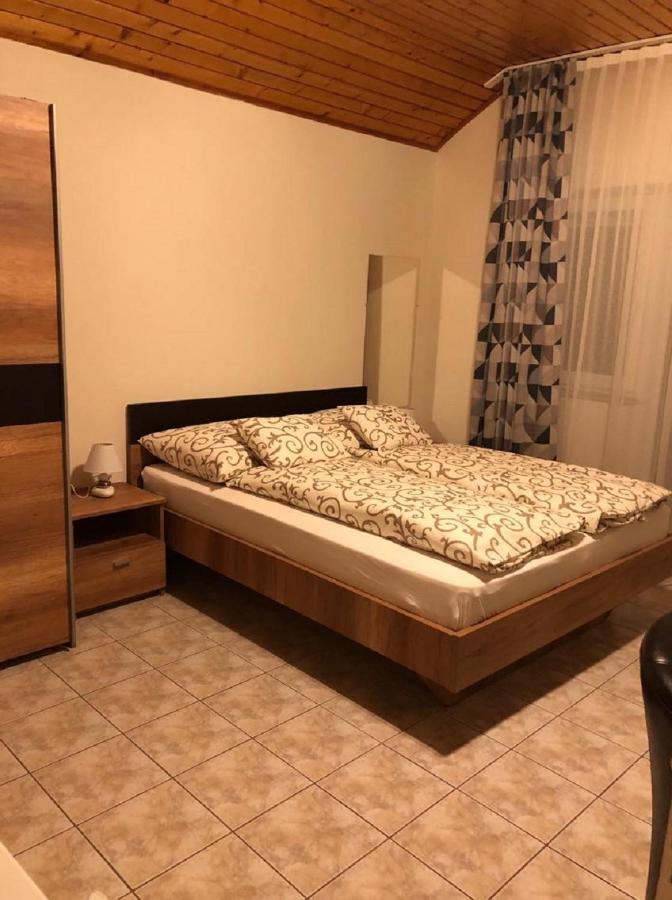 Jacint Apartman Bed & Breakfast Hajduszoboszlo Exterior photo