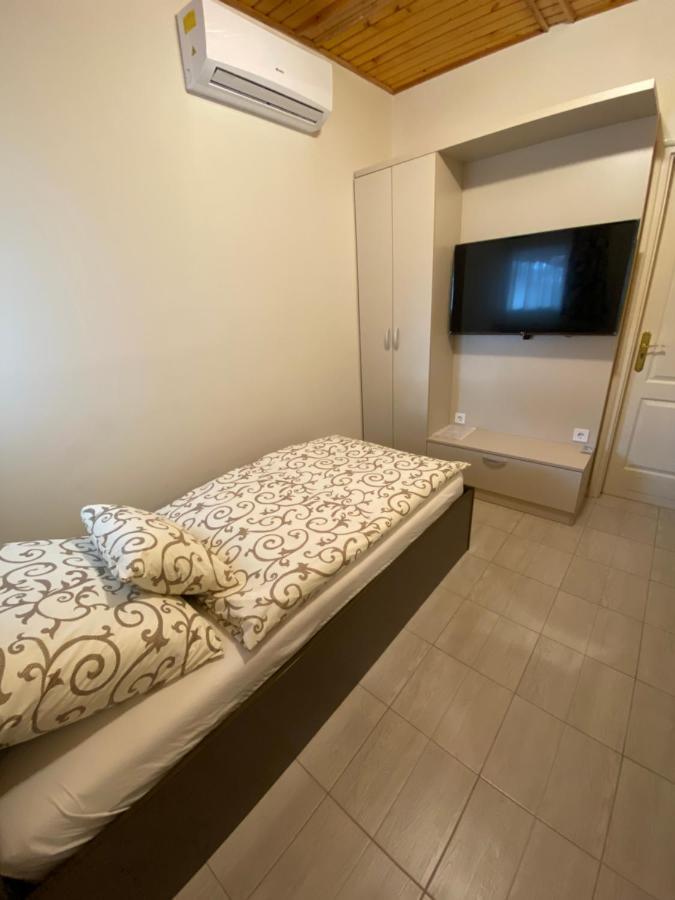 Jacint Apartman Bed & Breakfast Hajduszoboszlo Exterior photo