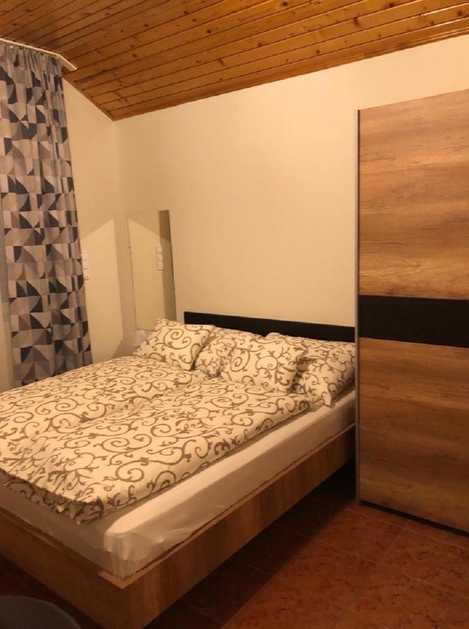 Jacint Apartman Bed & Breakfast Hajduszoboszlo Exterior photo